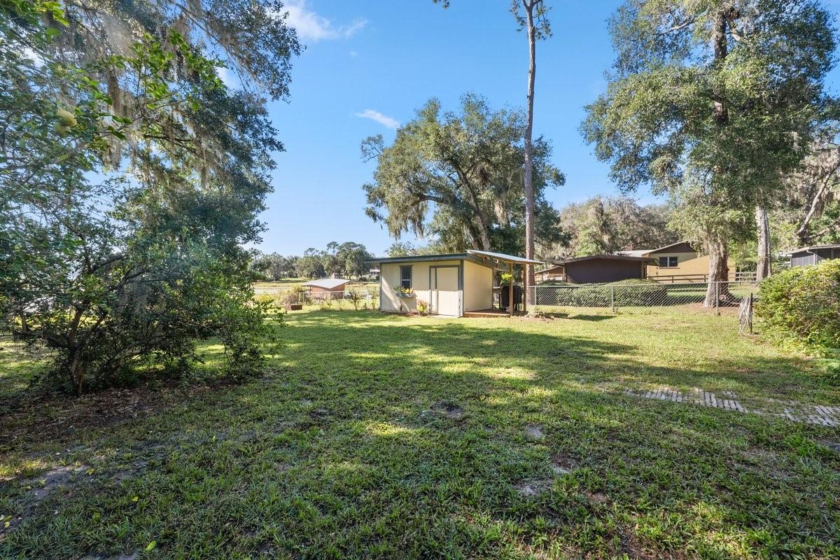 Image 22 of 41 For 832 Lake Shore Terrace