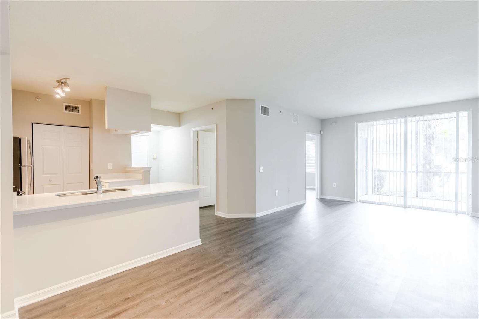 Image 19 of 47 For 1010 Fresco Way 1b-01-206