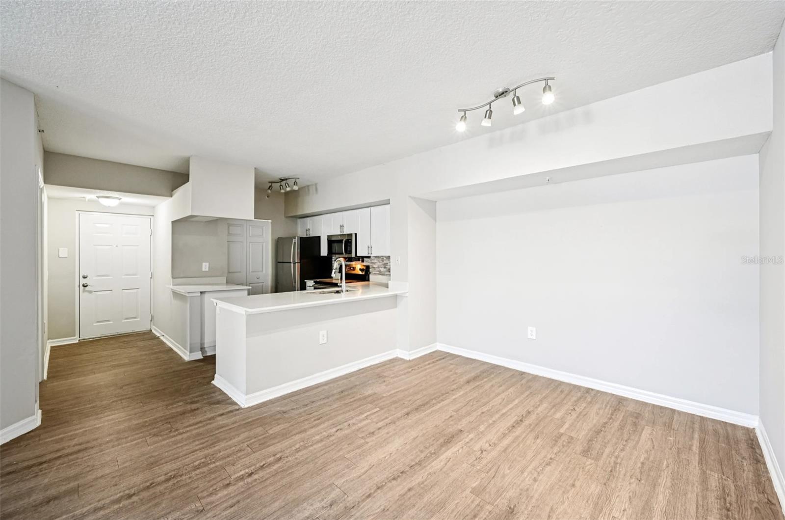 Image 25 of 47 For 1010 Fresco Way 1b-01-206