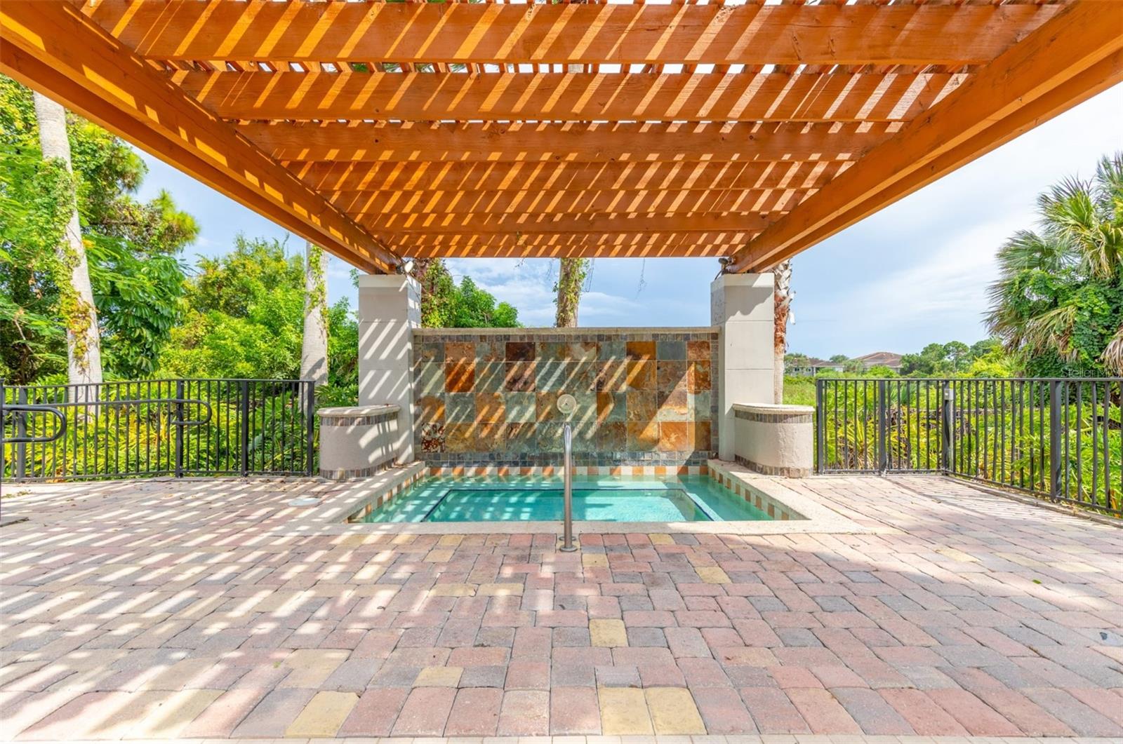 Image 30 of 47 For 1010 Fresco Way 1b-01-206