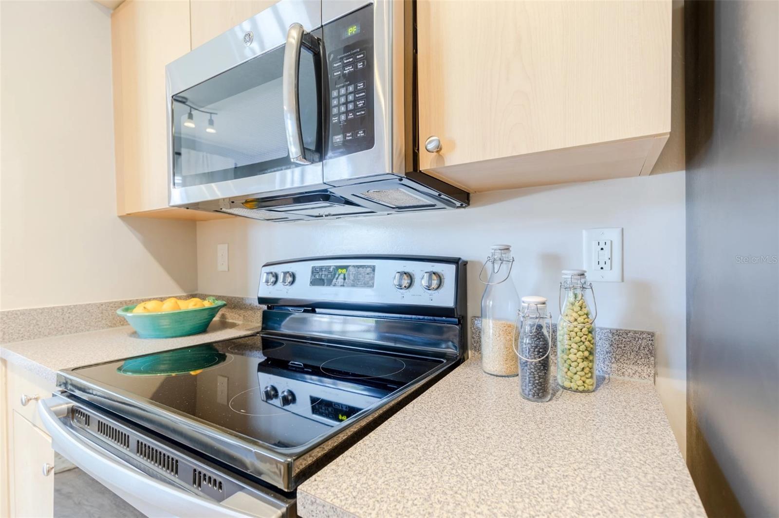 Image 7 of 47 For 1010 Fresco Way 3b-05-303