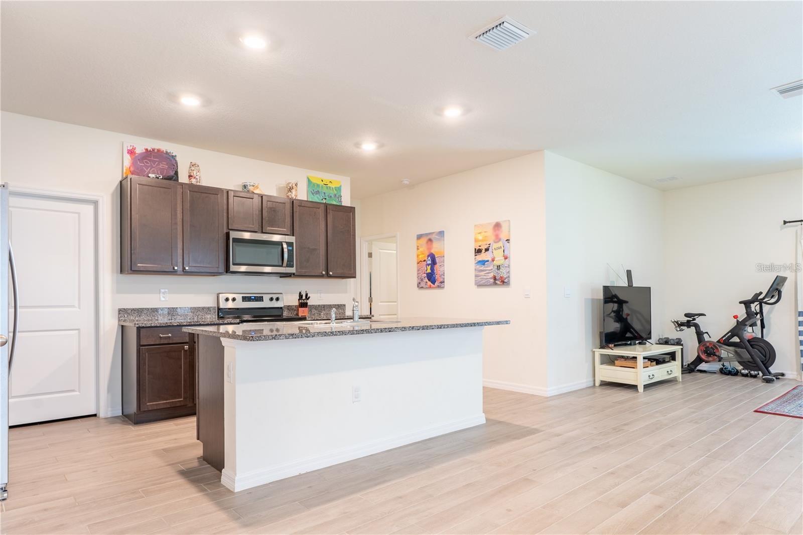 Image 13 of 36 For 13648 14th Place