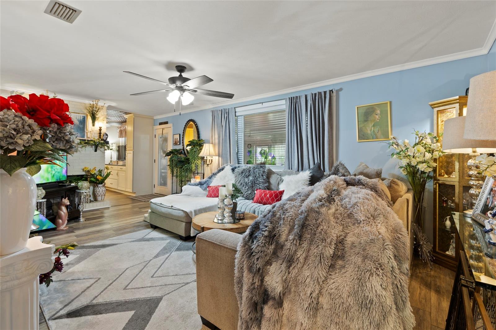 Image 15 of 58 For 259 Benz Way
