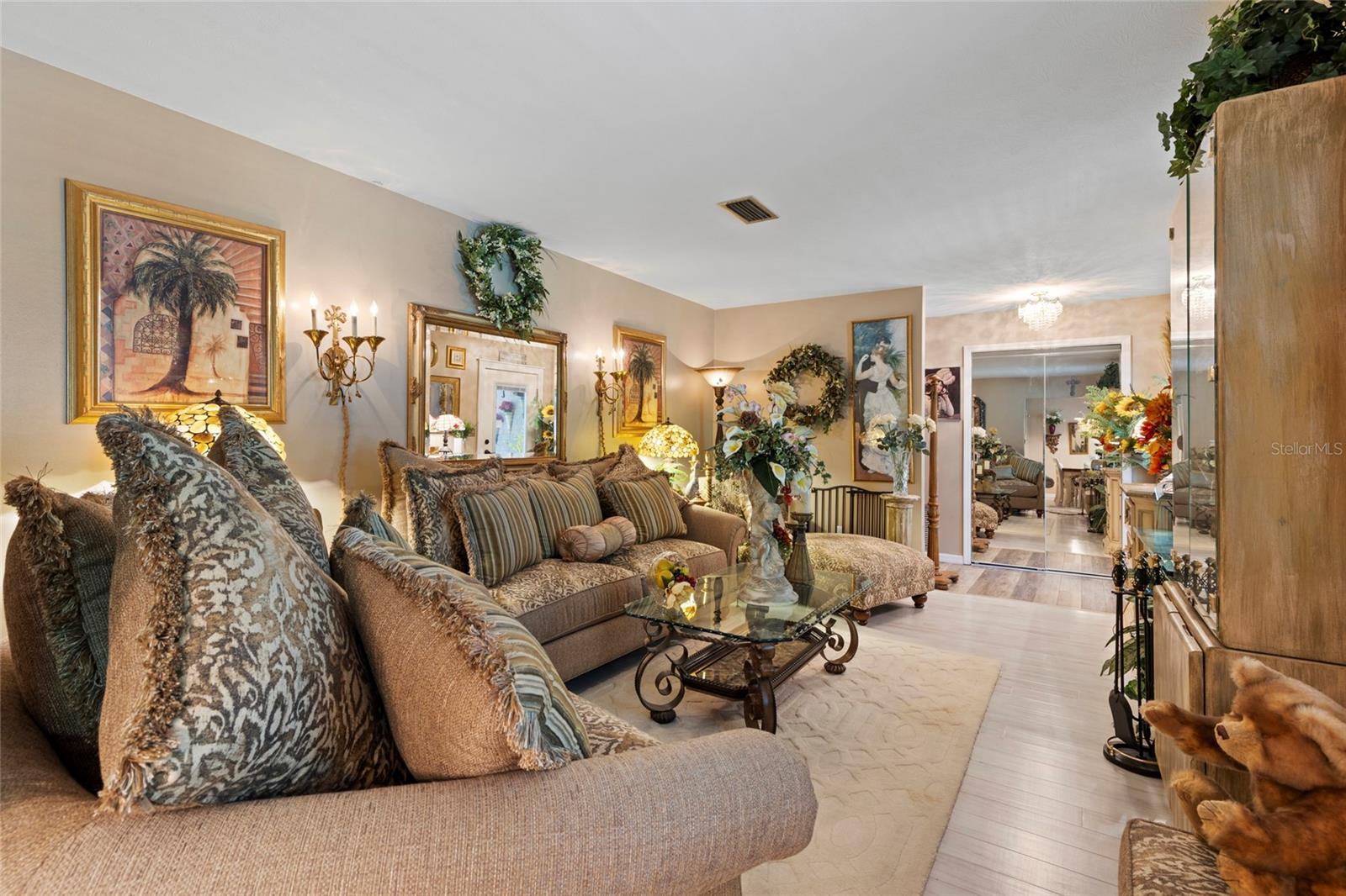 Image 4 of 58 For 259 Benz Way