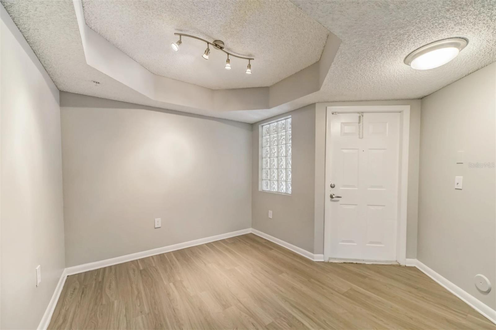 Image 30 of 48 For 10101 14th Street 3b-10-108