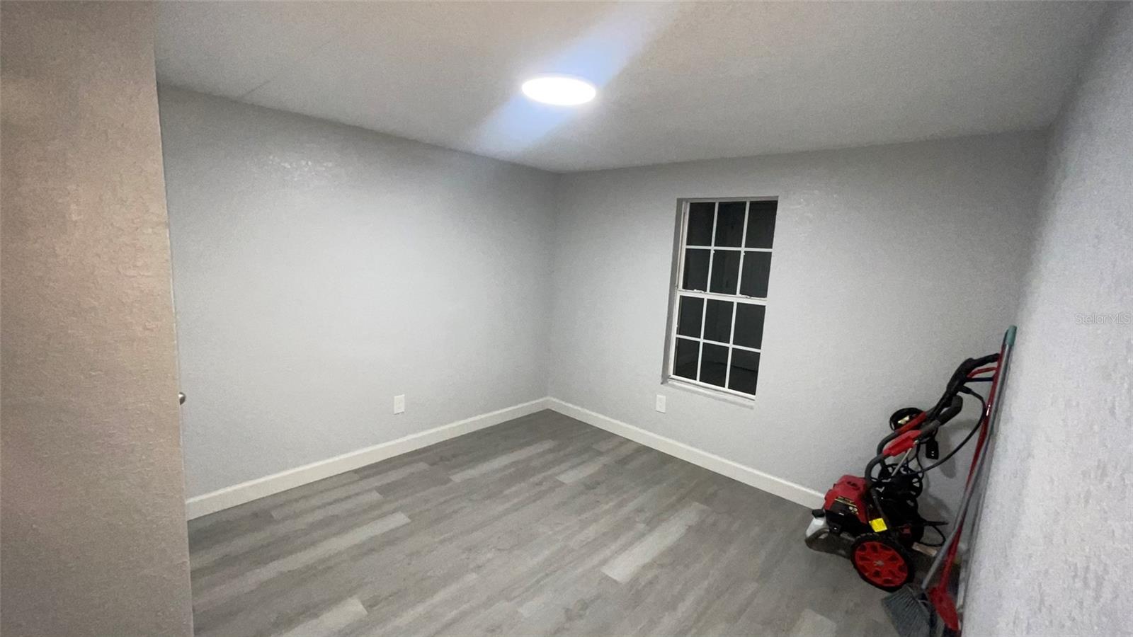 Image 20 of 32 For 7071 95th Street