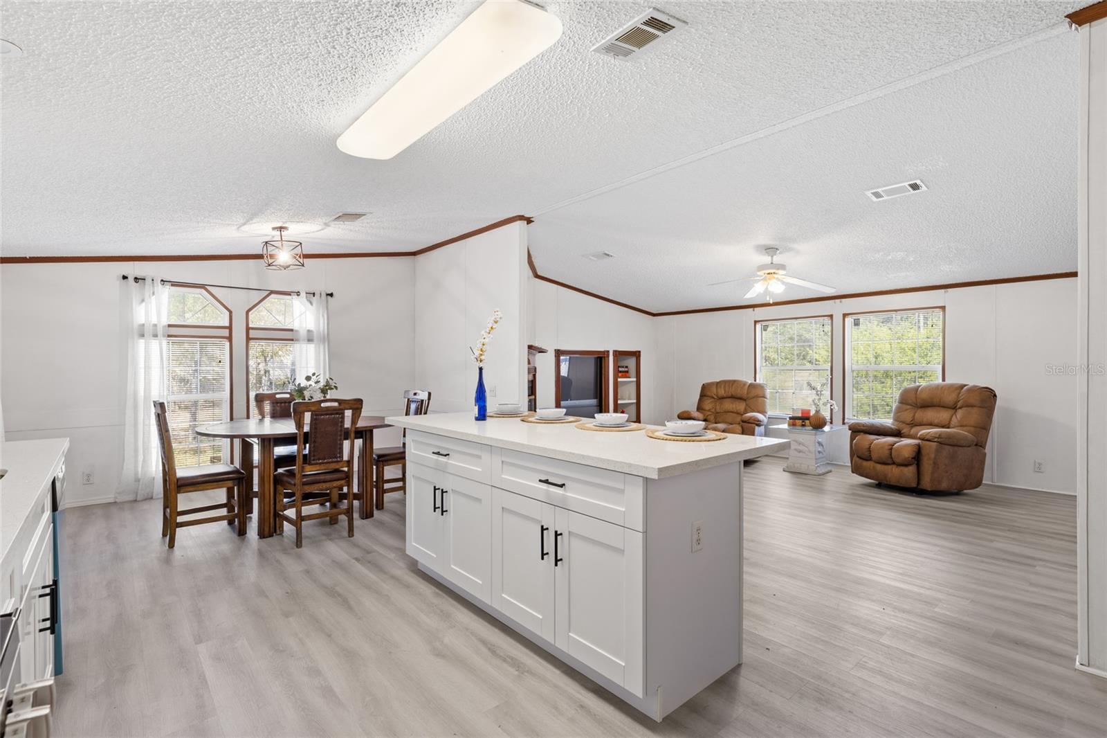 Image 12 of 39 For 8430 111th Street