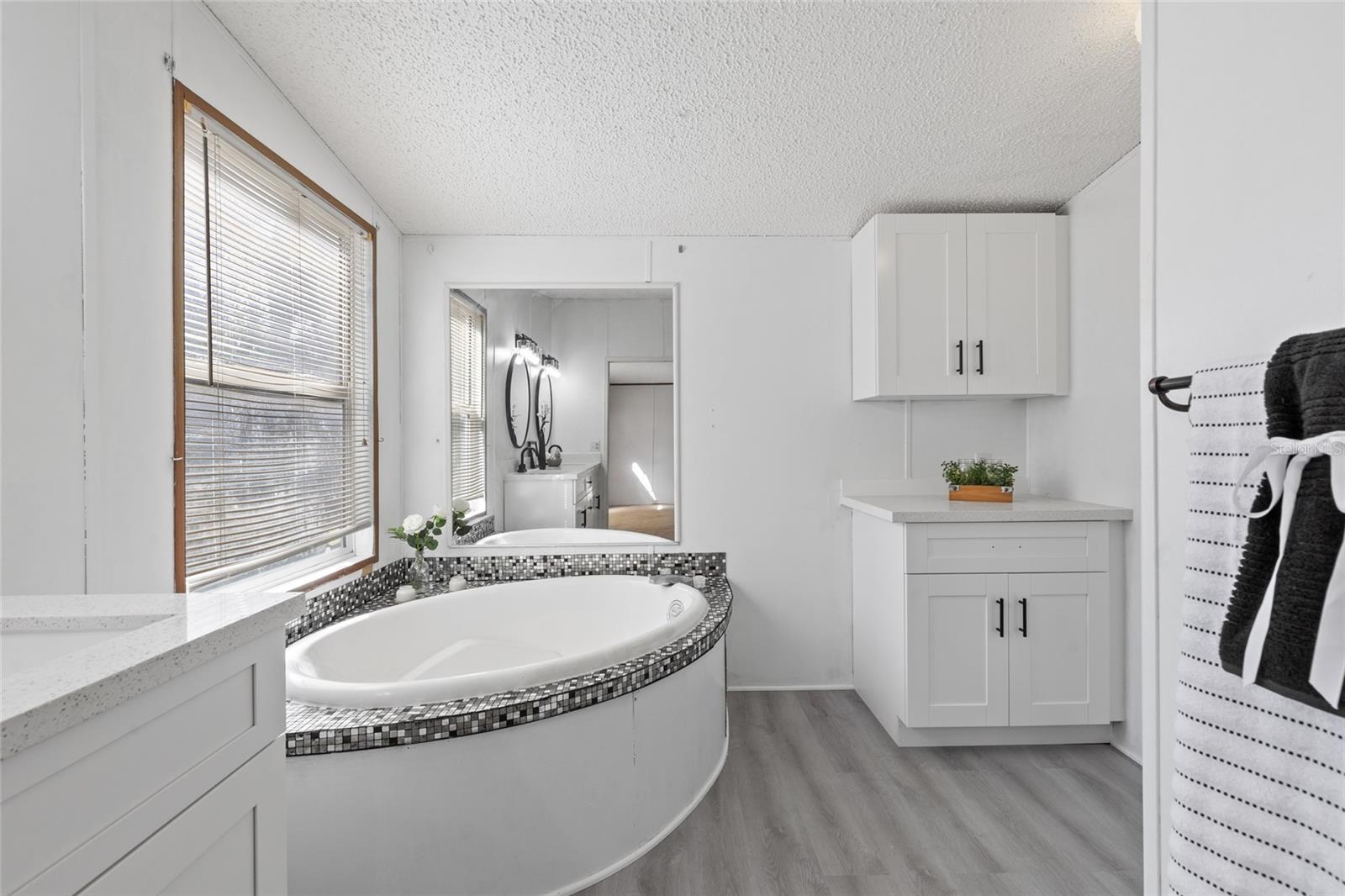 Image 19 of 39 For 8430 111th Street