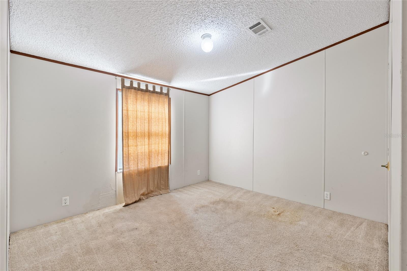 Image 21 of 39 For 8430 111th Street