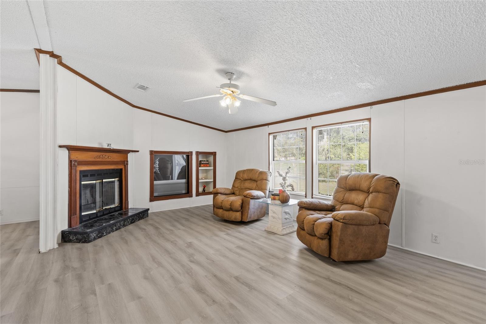 Image 4 of 39 For 8430 111th Street