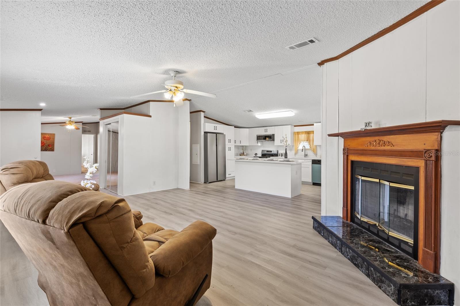 Image 5 of 39 For 8430 111th Street