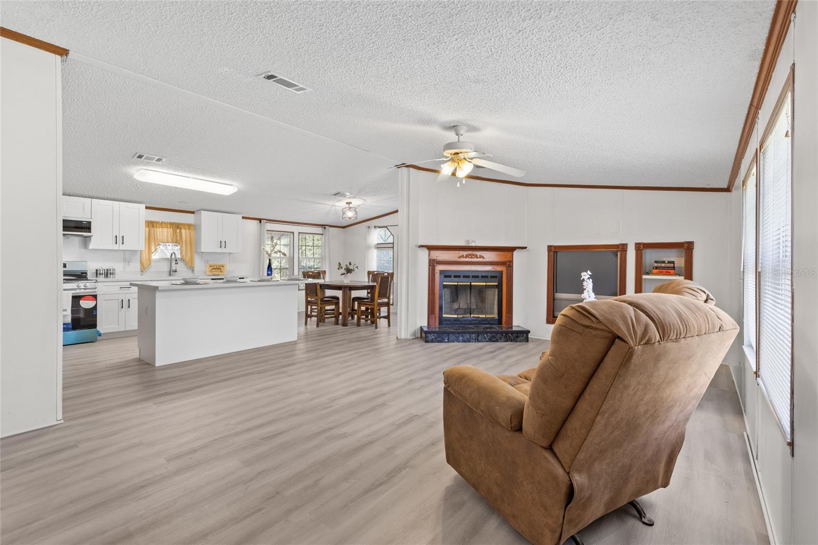 Image 6 of 39 For 8430 111th Street