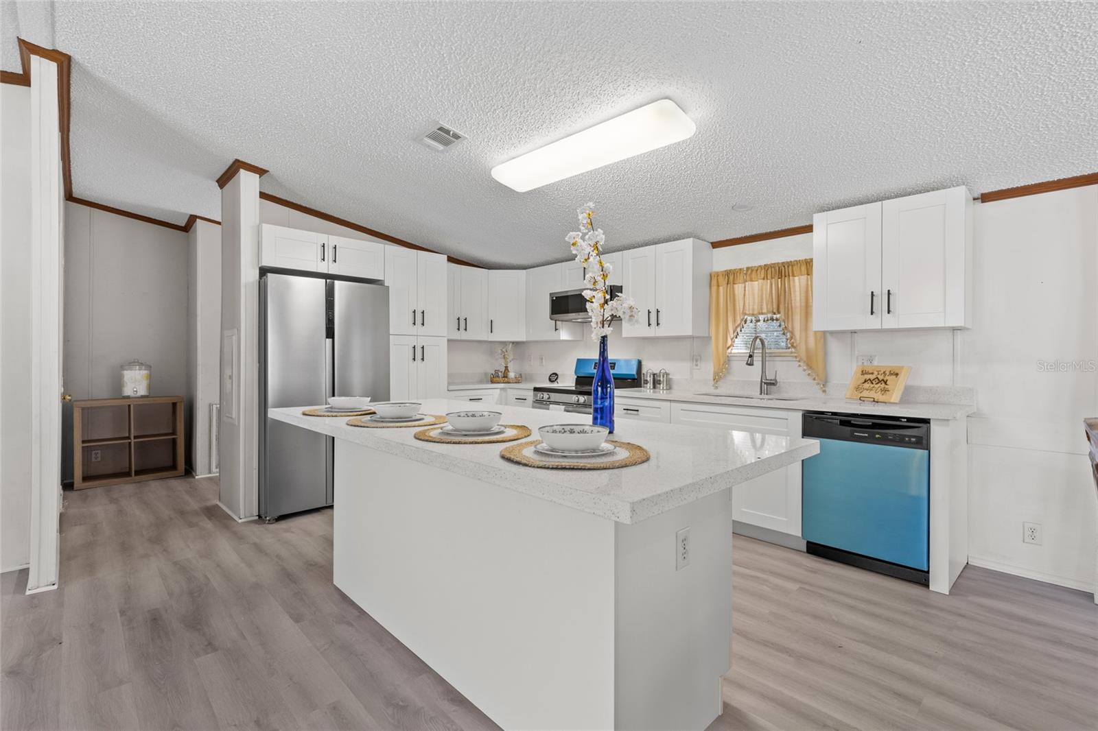 Image 9 of 39 For 8430 111th Street