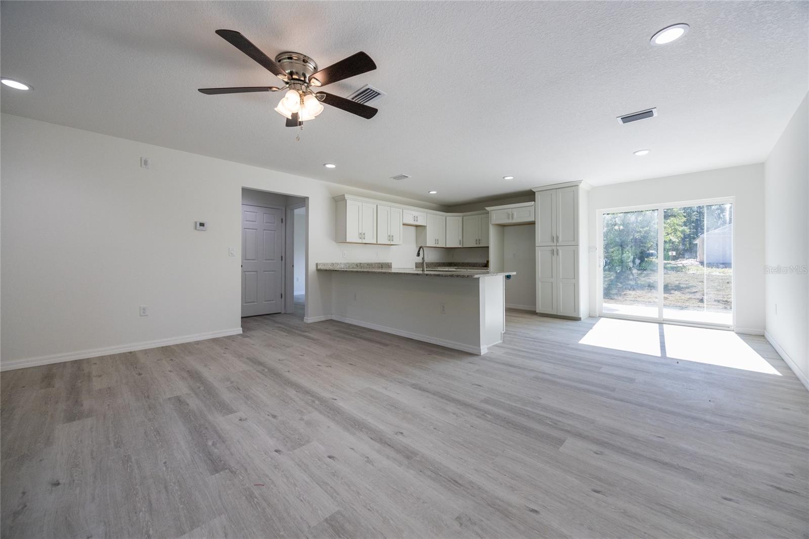 Image 16 of 40 For 15051 1st Street