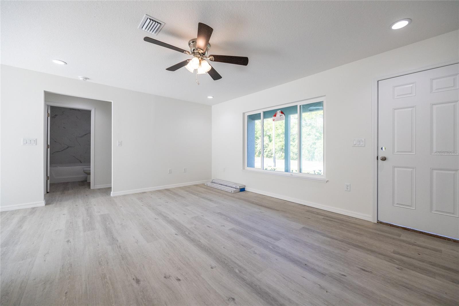 Image 18 of 40 For 15051 1st Street