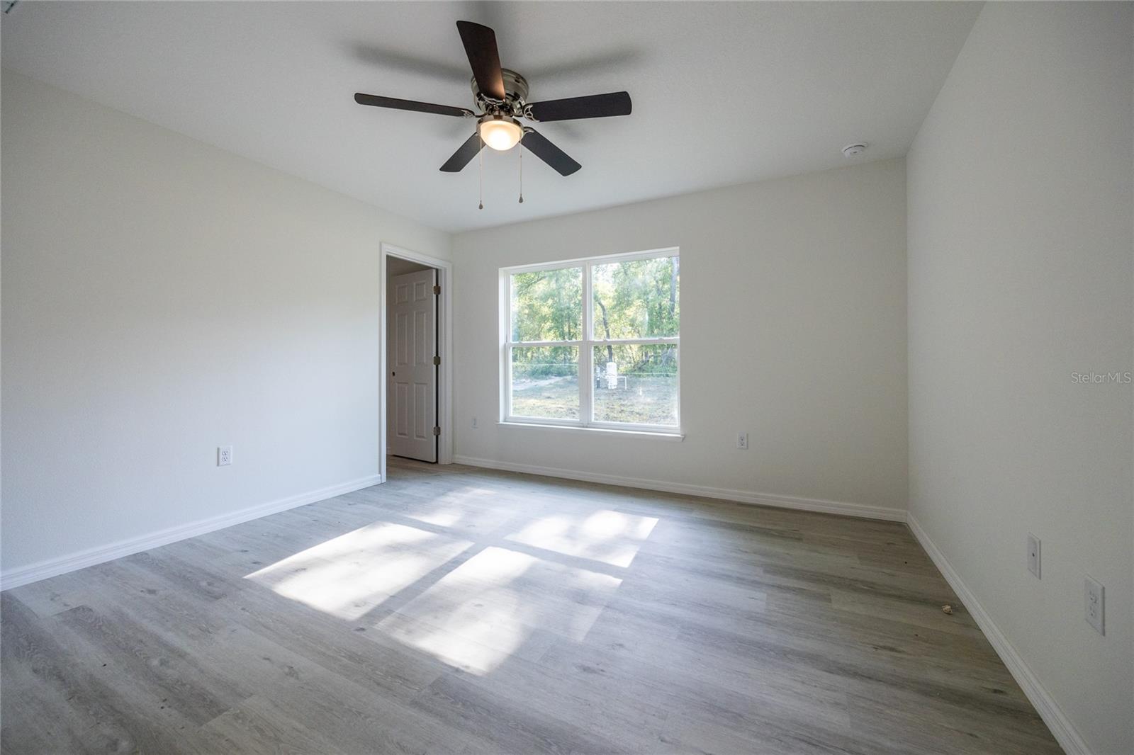 Image 23 of 40 For 15051 1st Street