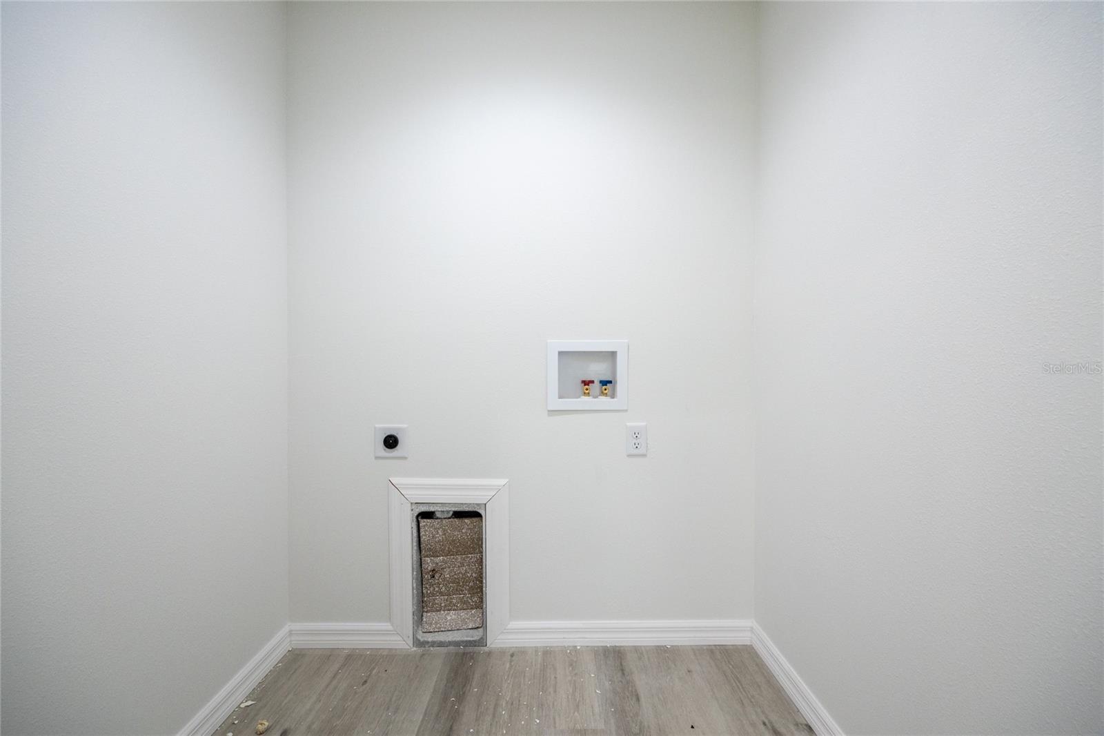 Image 37 of 40 For 15051 1st Street