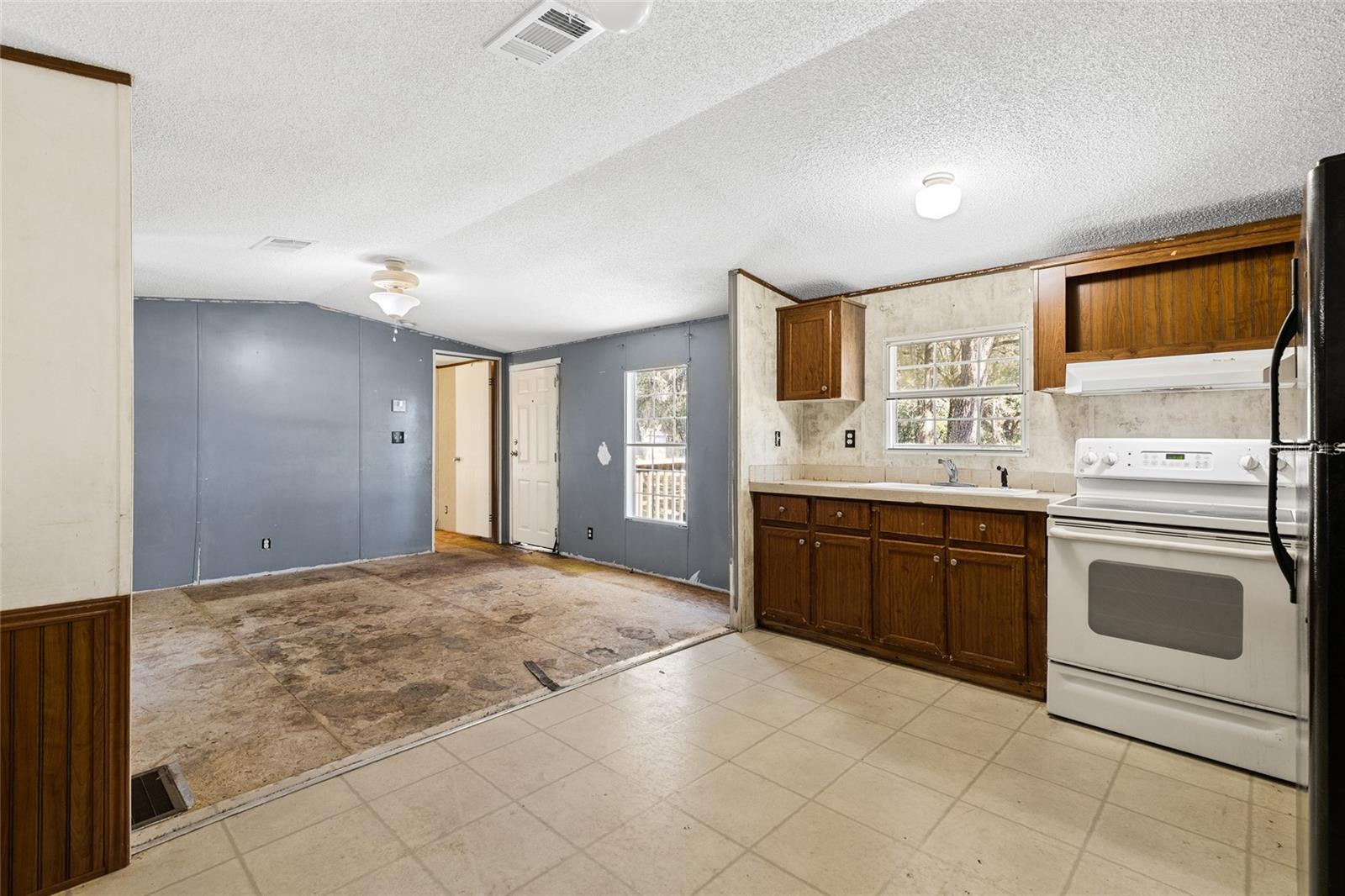 Image 10 of 35 For 5970 103rd Court