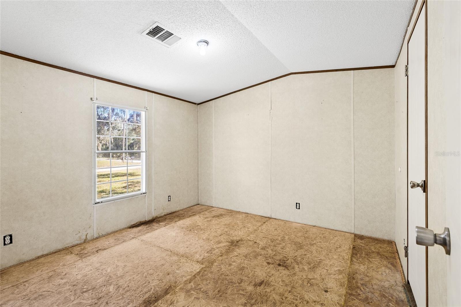 Image 14 of 35 For 5970 103rd Court