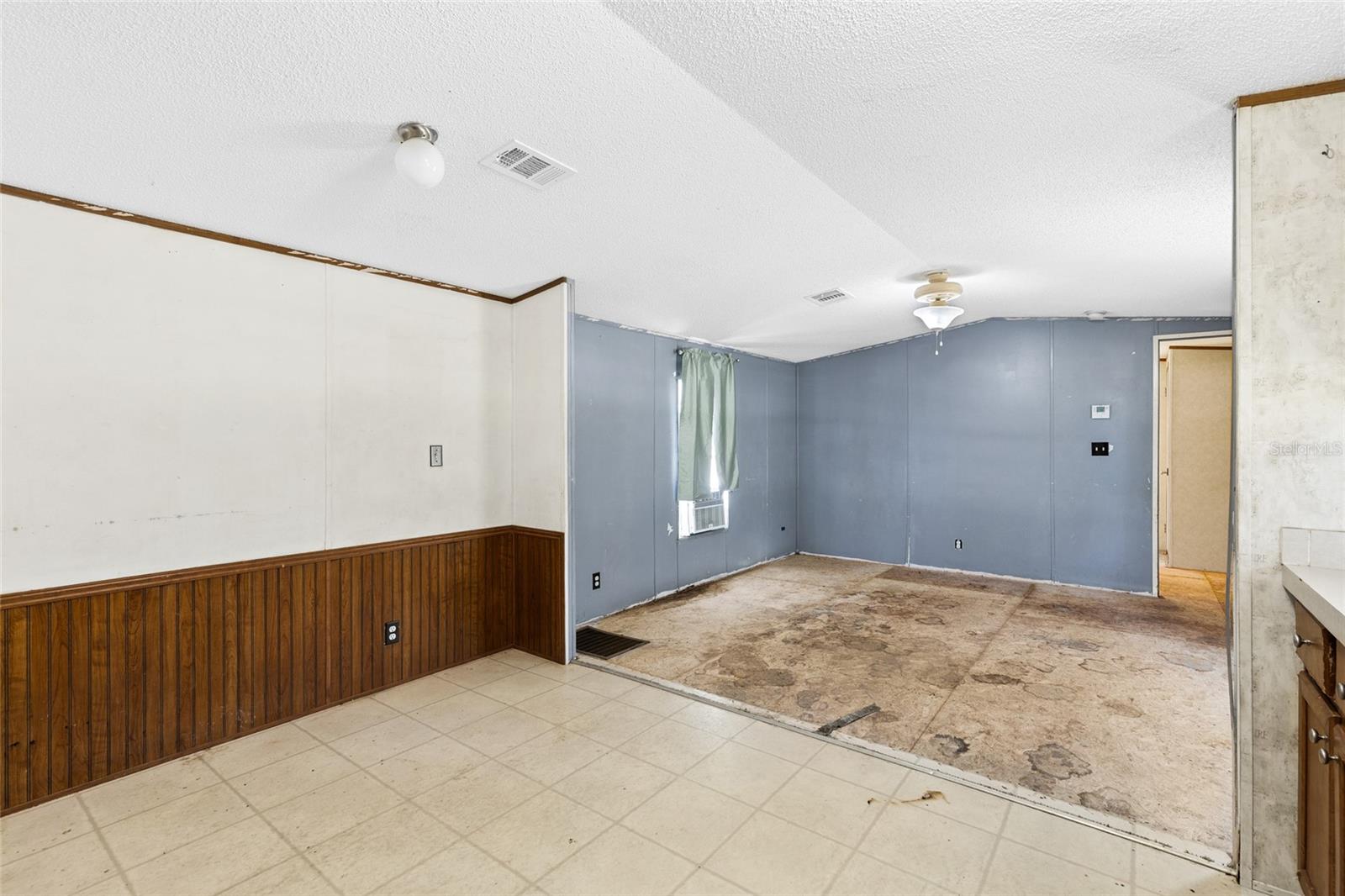 Image 7 of 35 For 5970 103rd Court