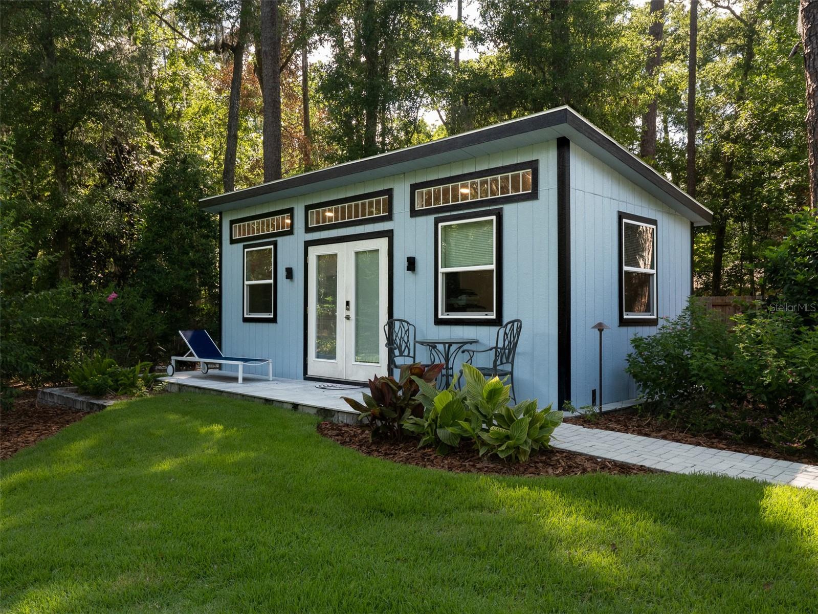 Listing photo id 23 for 2261 24th Avenue A