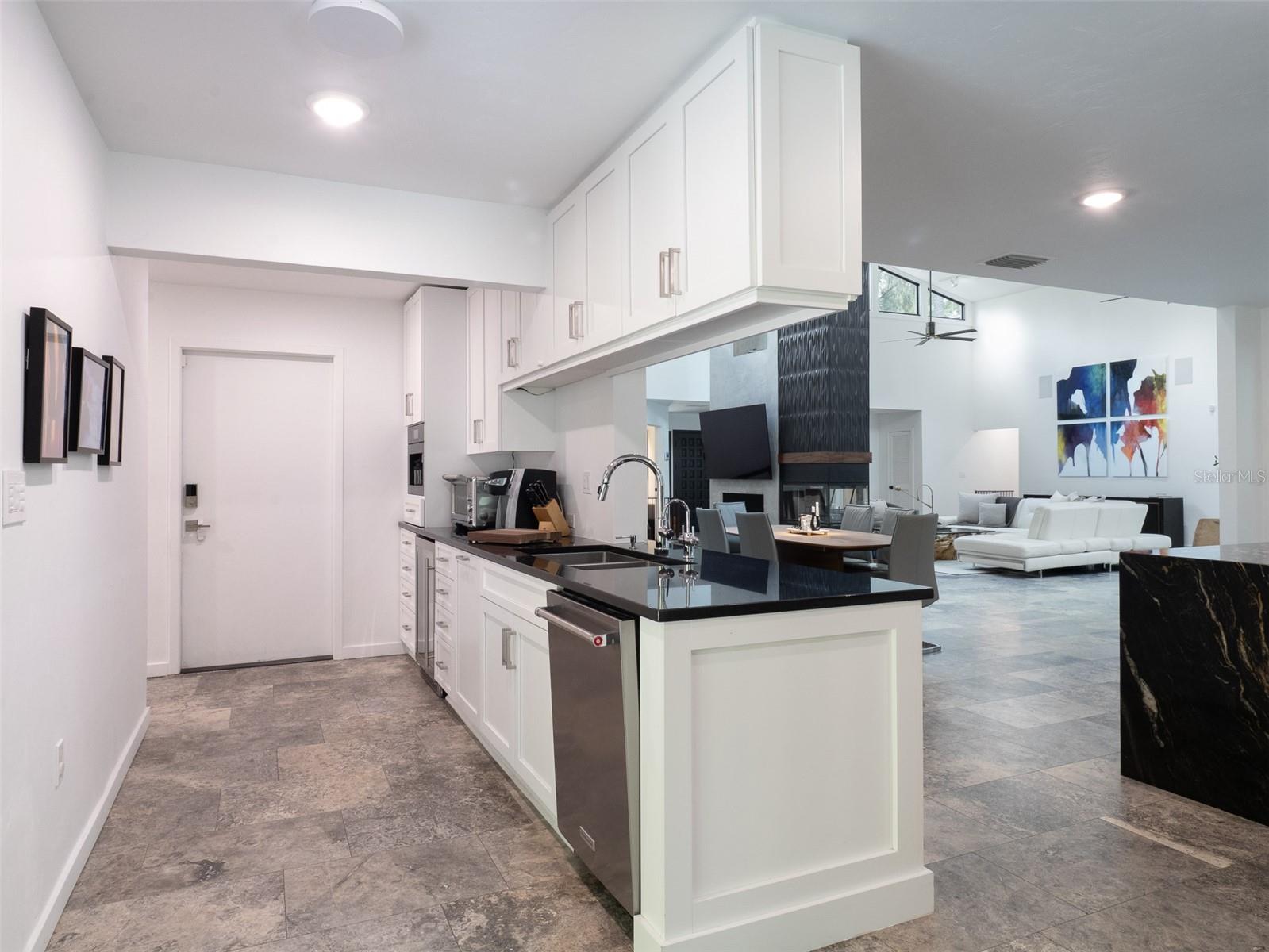 Listing photo id 26 for 2261 24th Avenue A