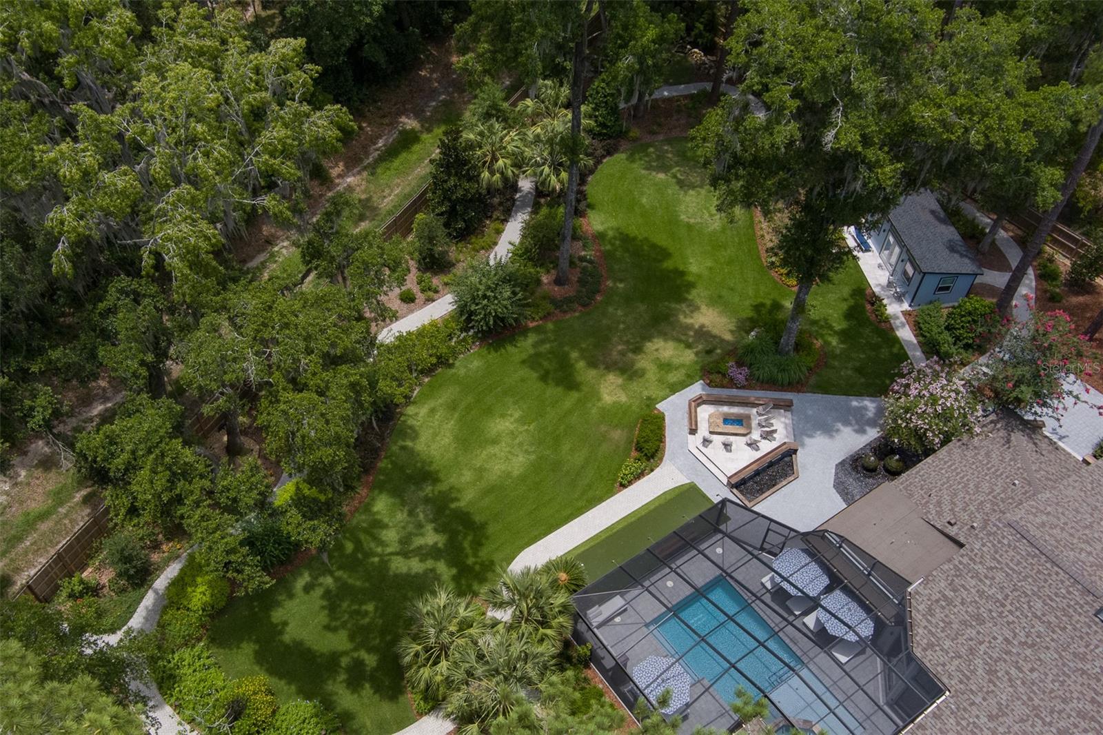 Listing photo id 30 for 2261 24th Avenue A