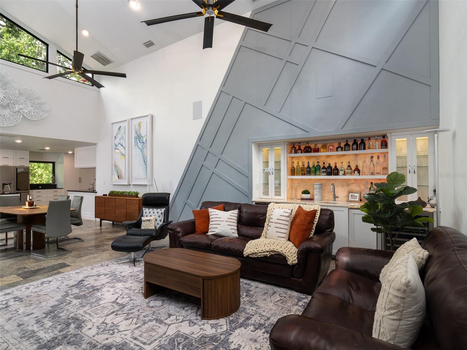 Listing photo id 5 for 2261 24th Avenue A