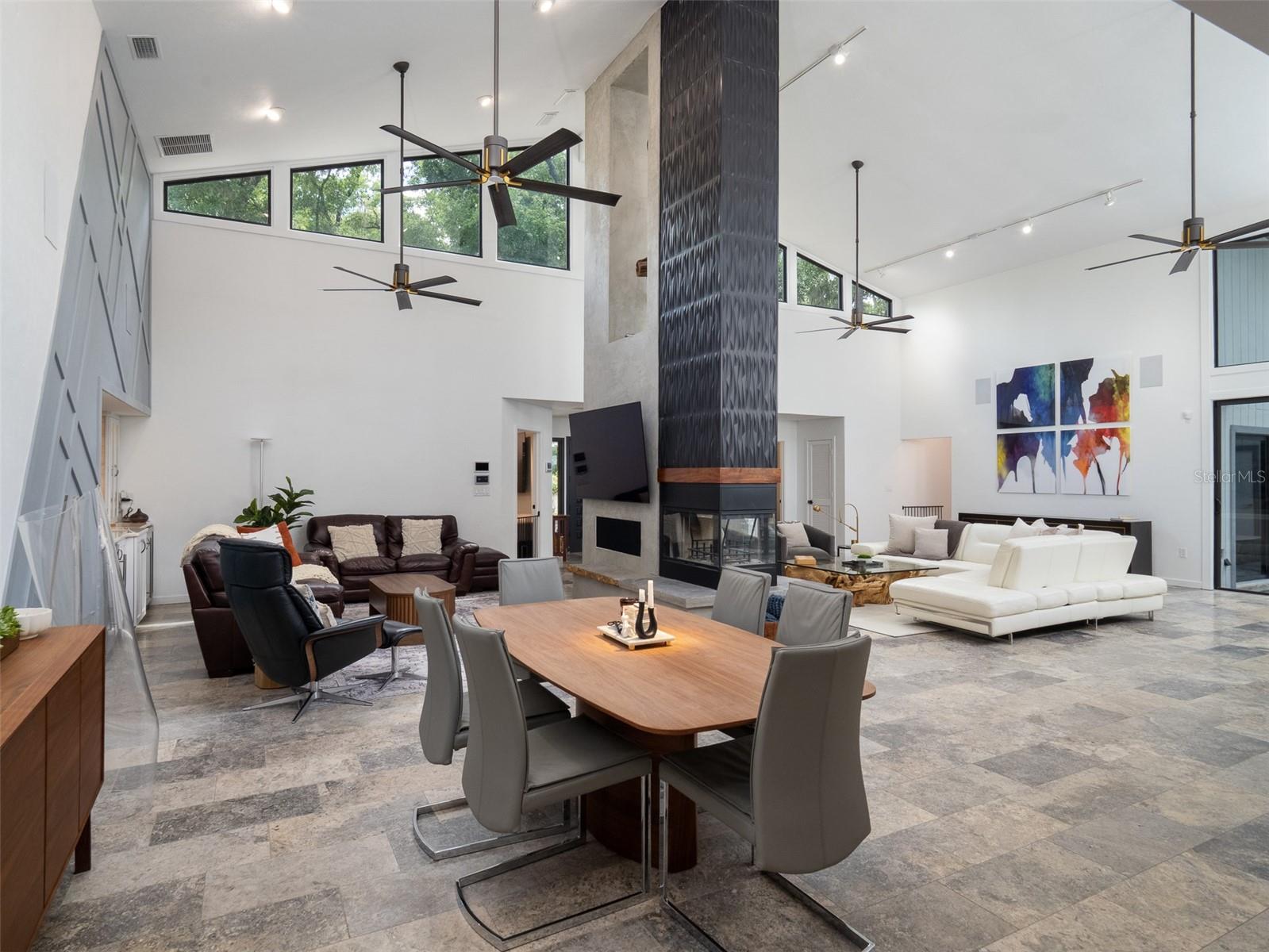 Listing photo id 6 for 2261 24th Avenue A