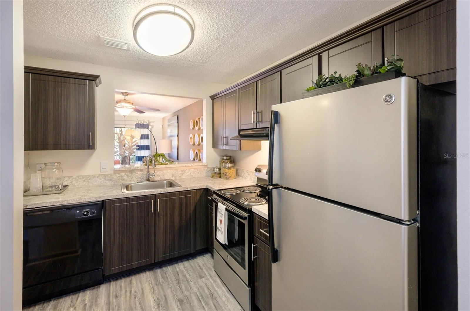 Image 11 of 14 For 10901 40th Street 1b-35-1108