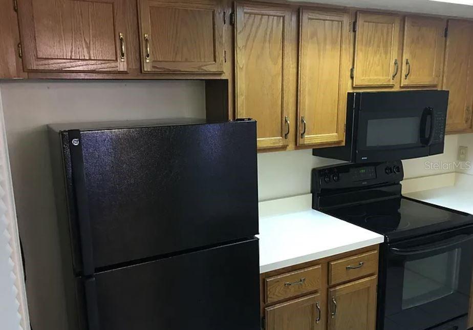Image 3 of 11 For 911 57th Terrace 911