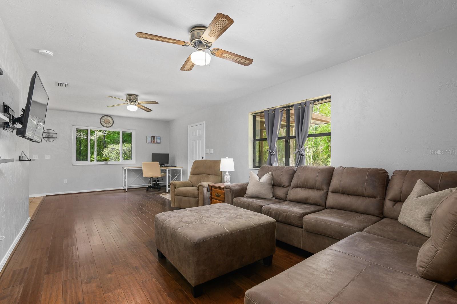 Image 34 of 47 For 23719 142nd Avenue