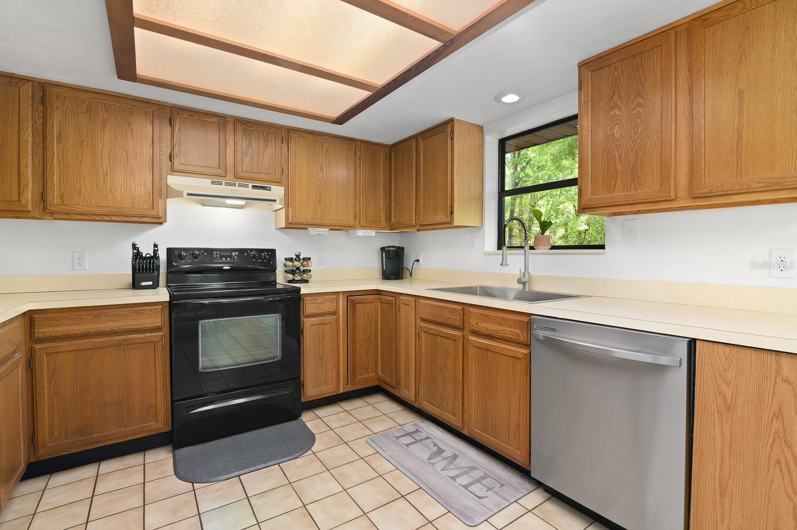 Image 36 of 47 For 23719 142nd Avenue