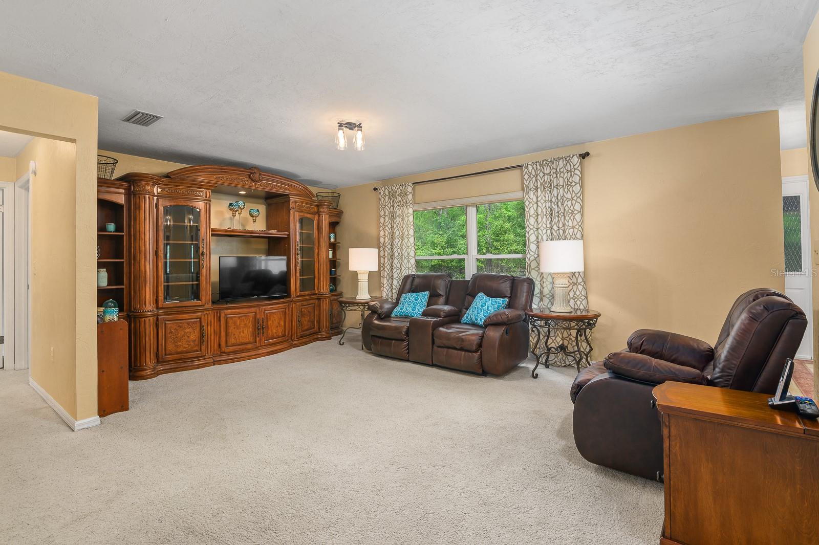 Image 7 of 47 For 23719 142nd Avenue