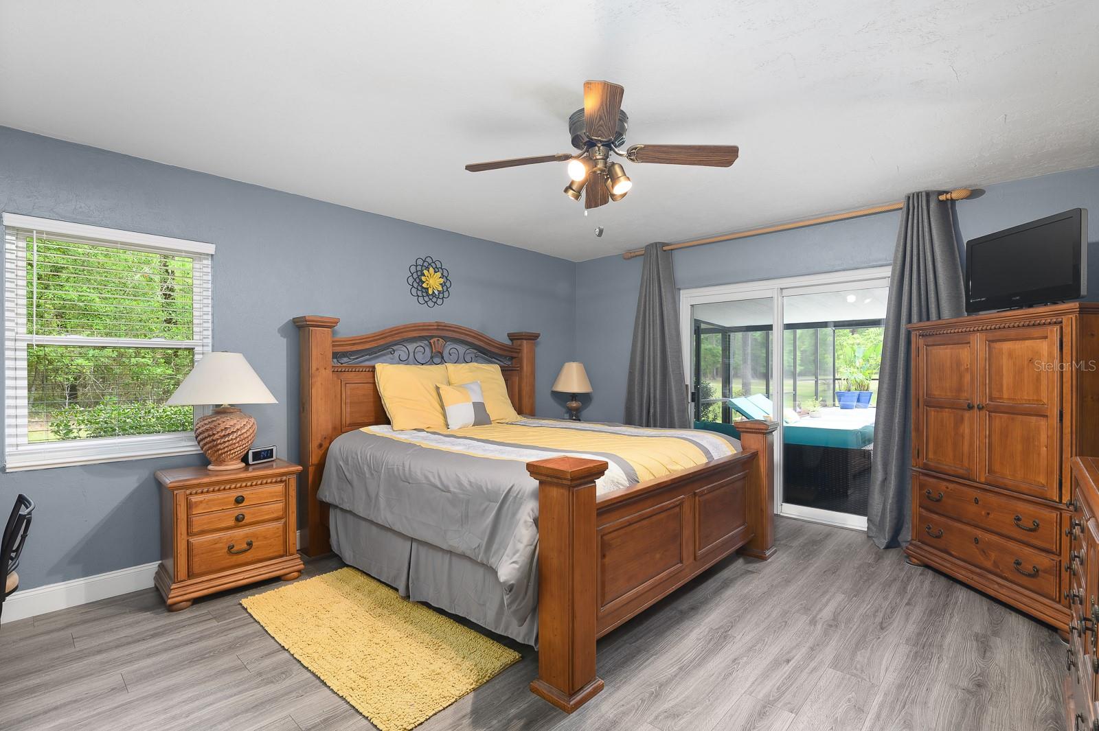 Image 9 of 47 For 23719 142nd Avenue