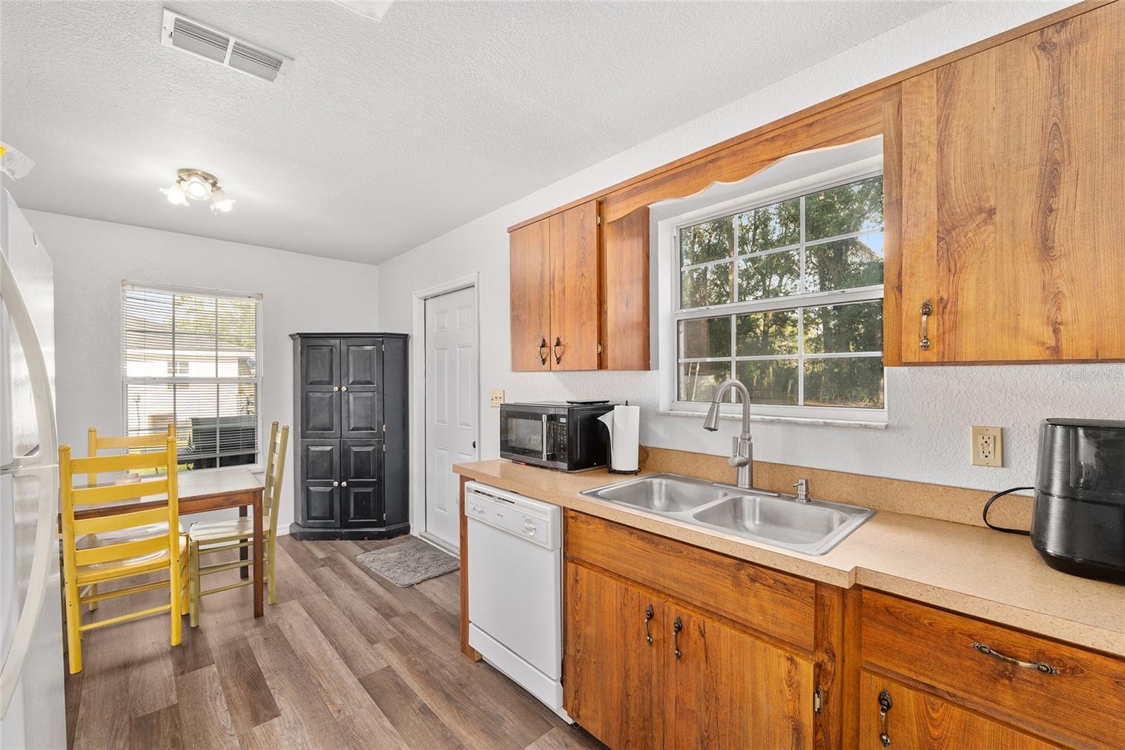 Image 14 of 30 For 1233 4th Avenue