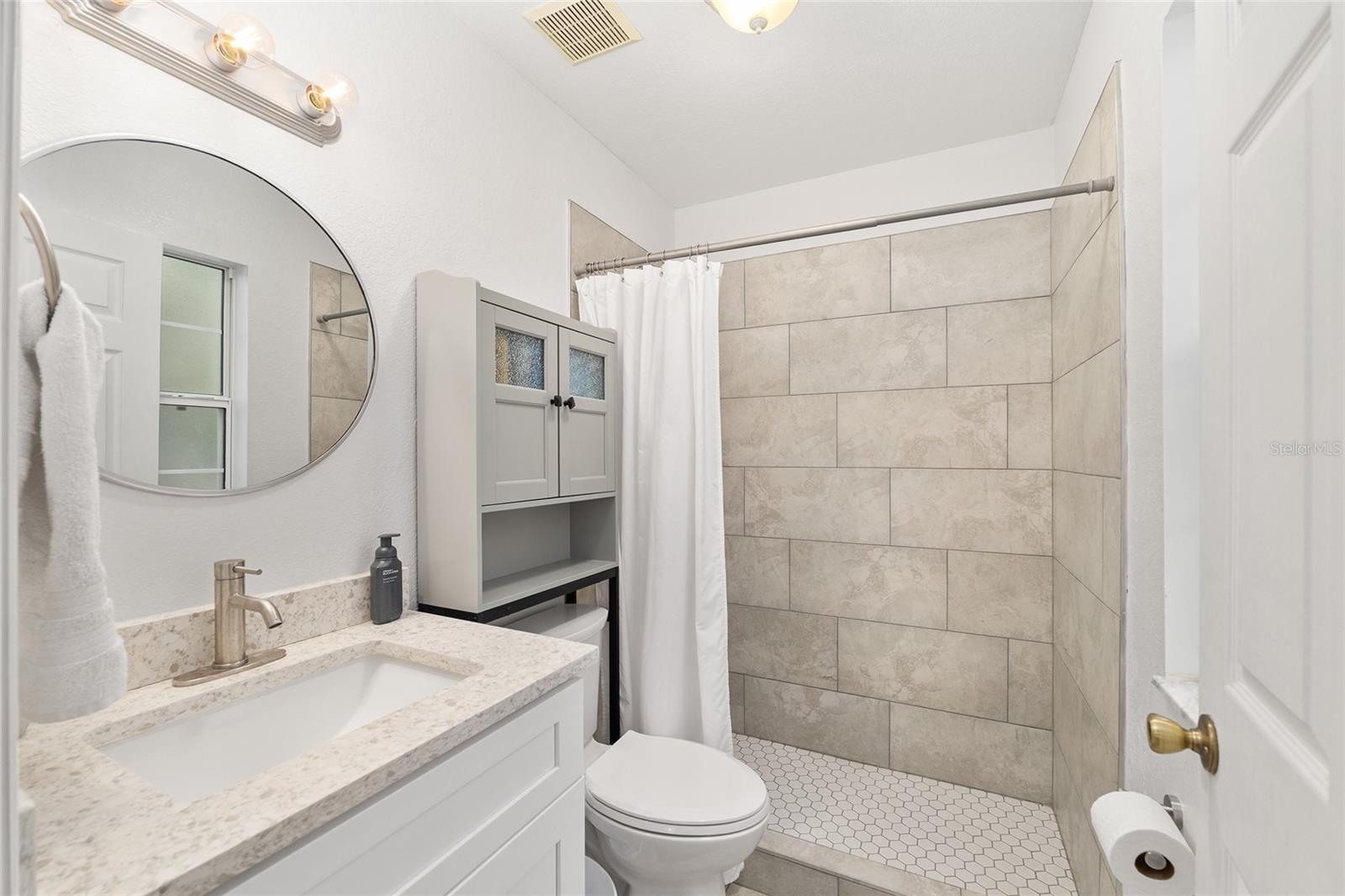 Image 25 of 30 For 1233 4th Avenue