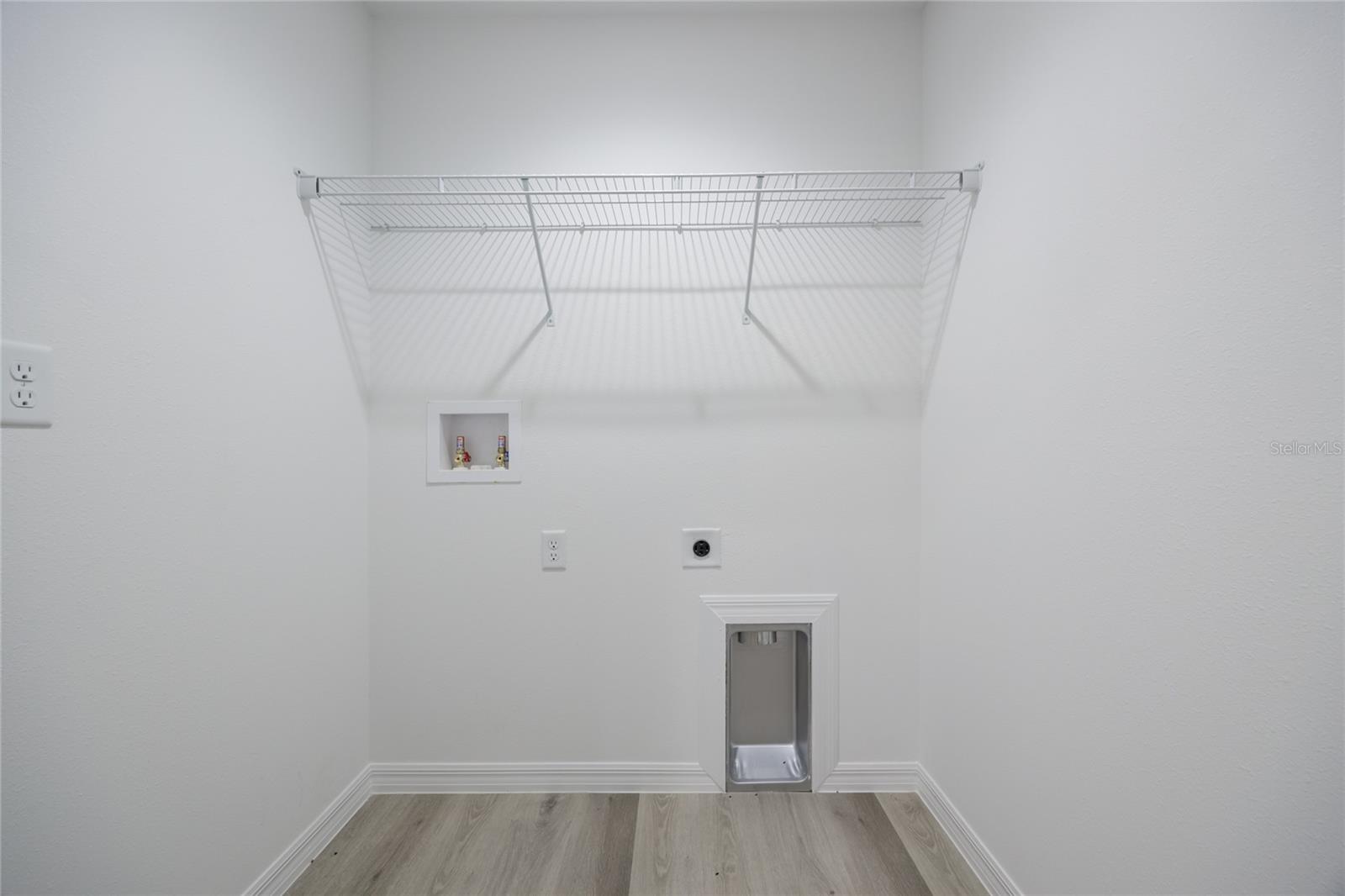 Image 26 of 33 For 15360 1st Place