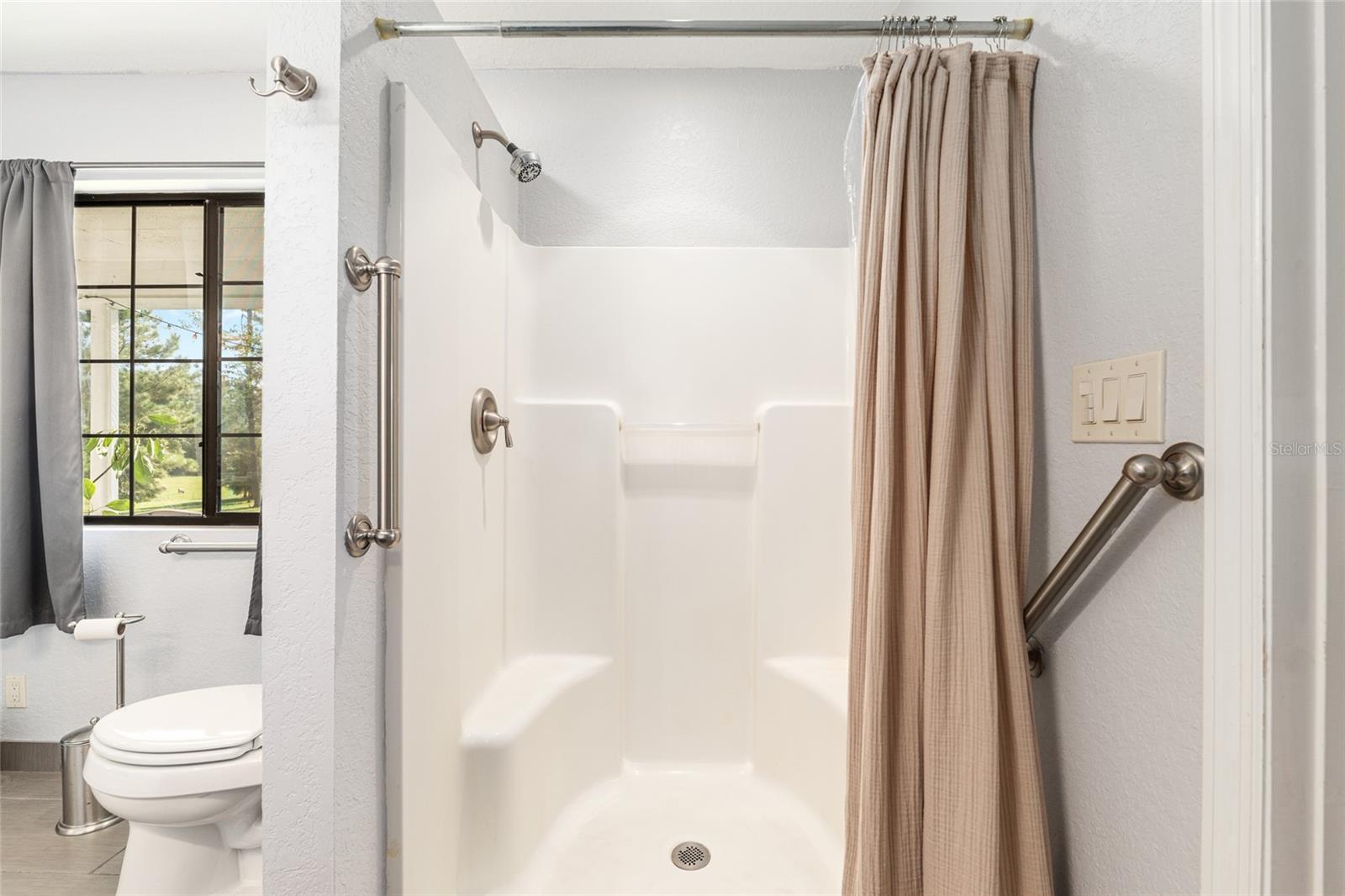 Image 21 of 57 For 12719 88th Place