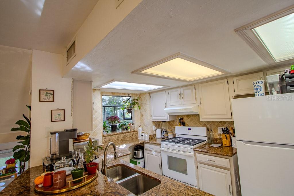 Image 11 of 24 For 8523 3rd Place