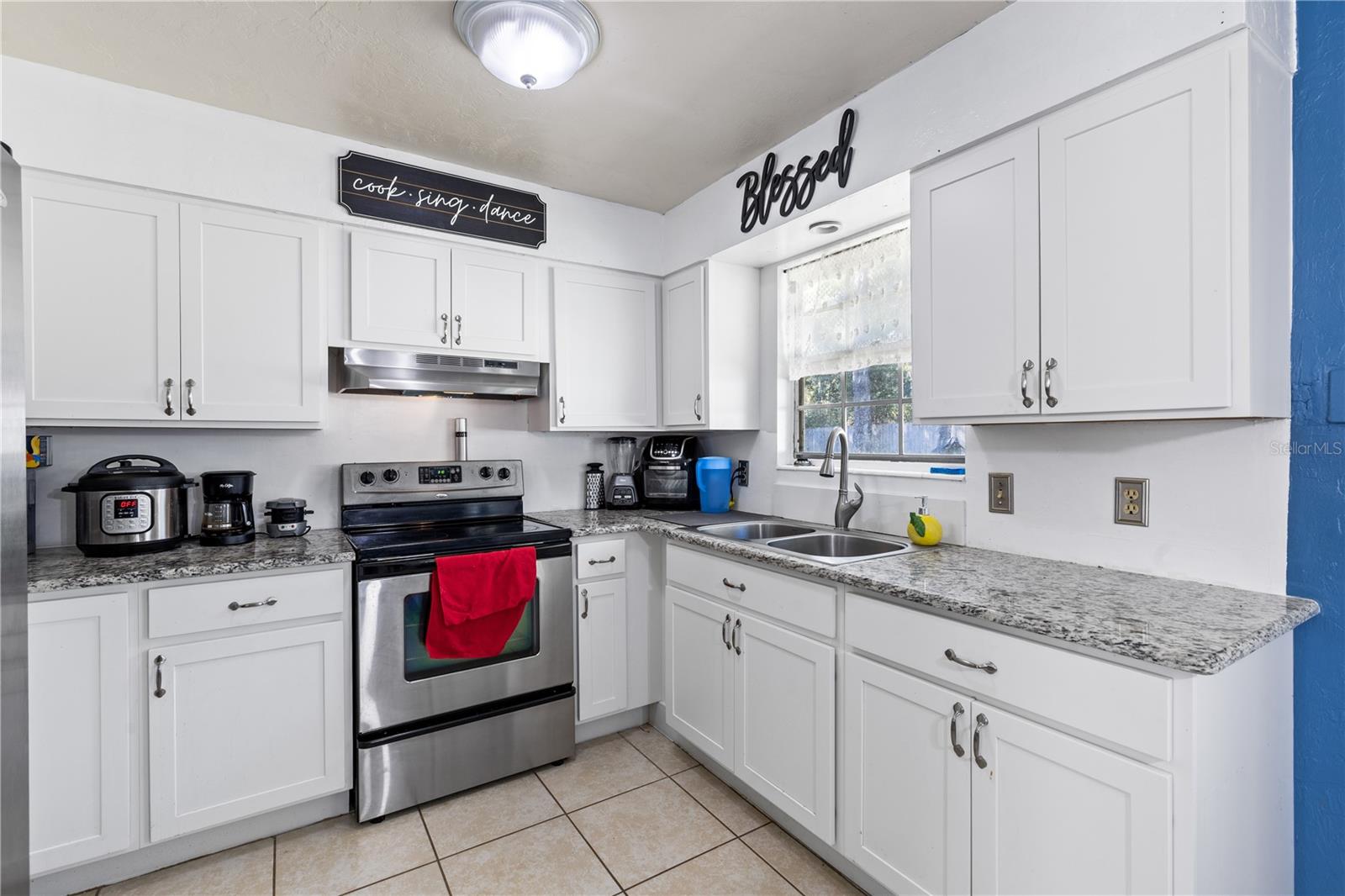 Image 5 of 18 For 3050 Se 24th Pl