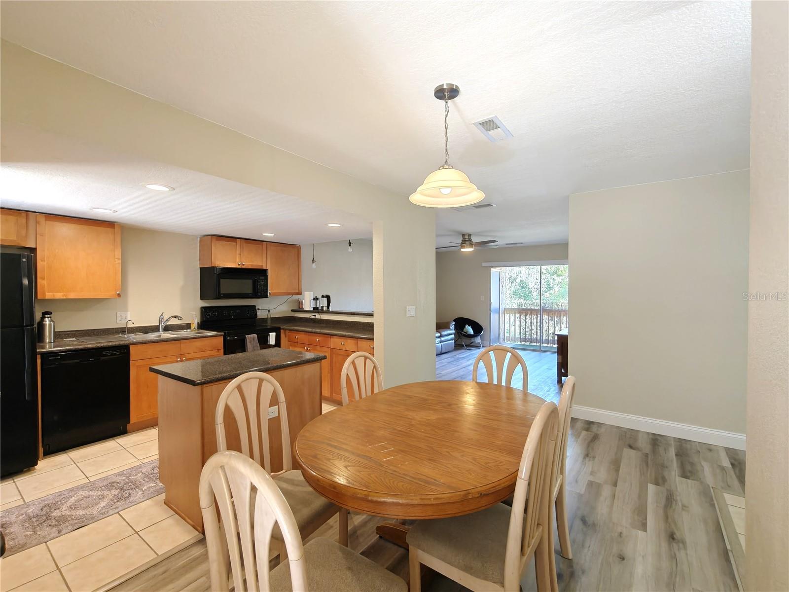 Image 11 of 43 For 1810 23rd Boulevard 165