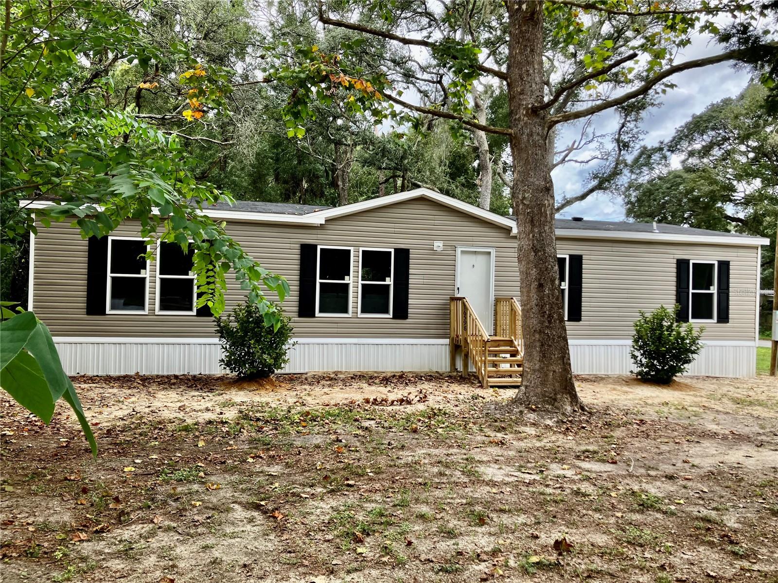 Image 10 of 11 For 16598 80th Avenue