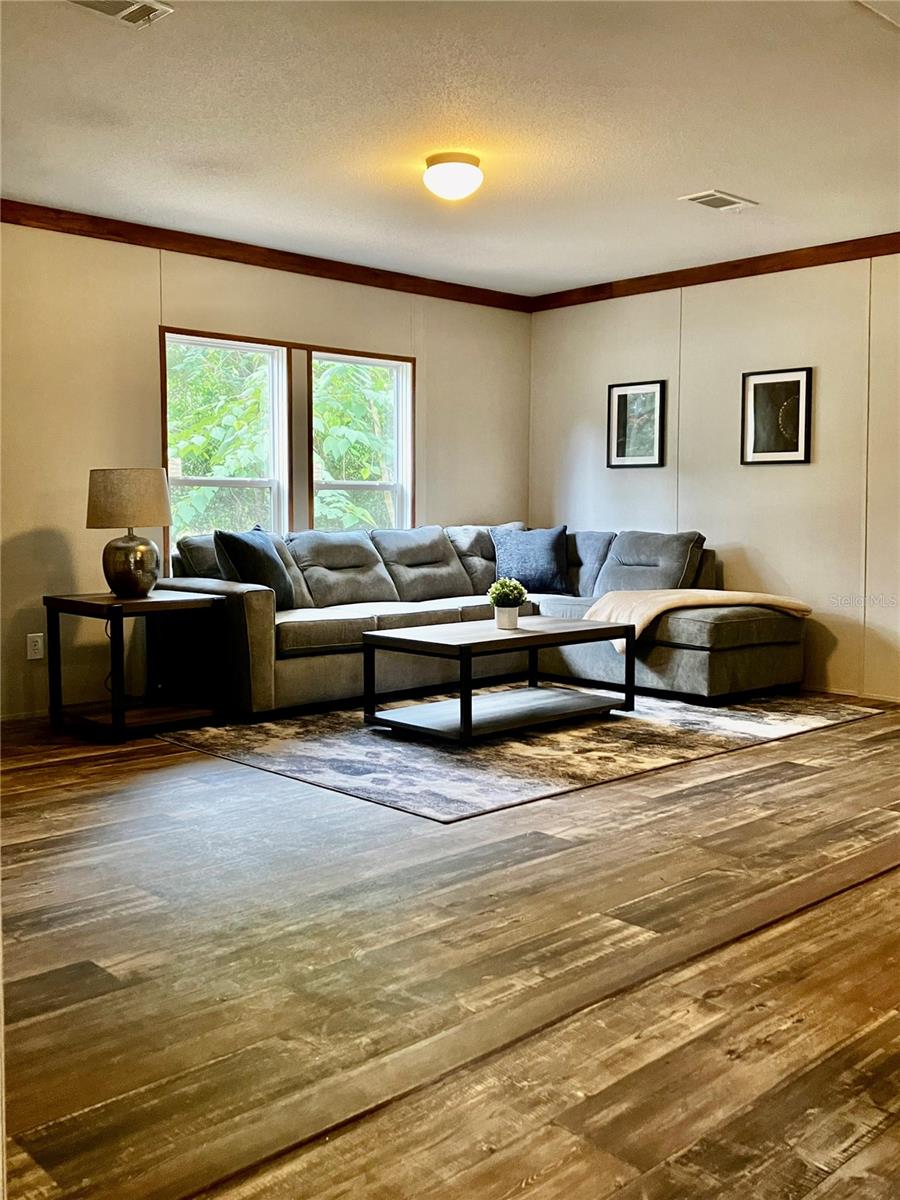 Image 3 of 11 For 16598 80th Avenue