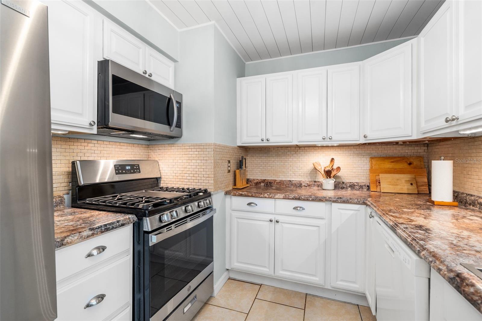 Image 9 of 31 For 4347 30th Terrace