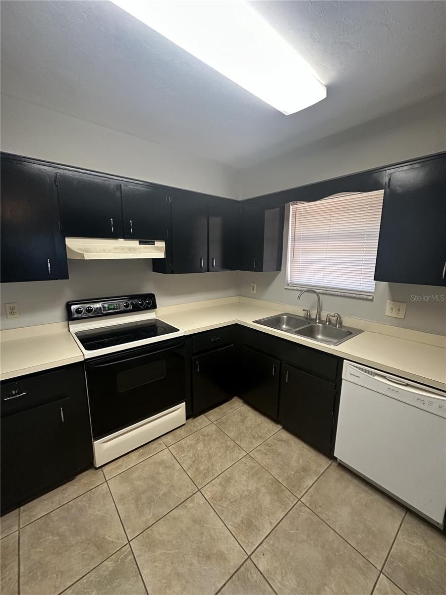 Image 16 of 38 For 2959 39th Avenue 0