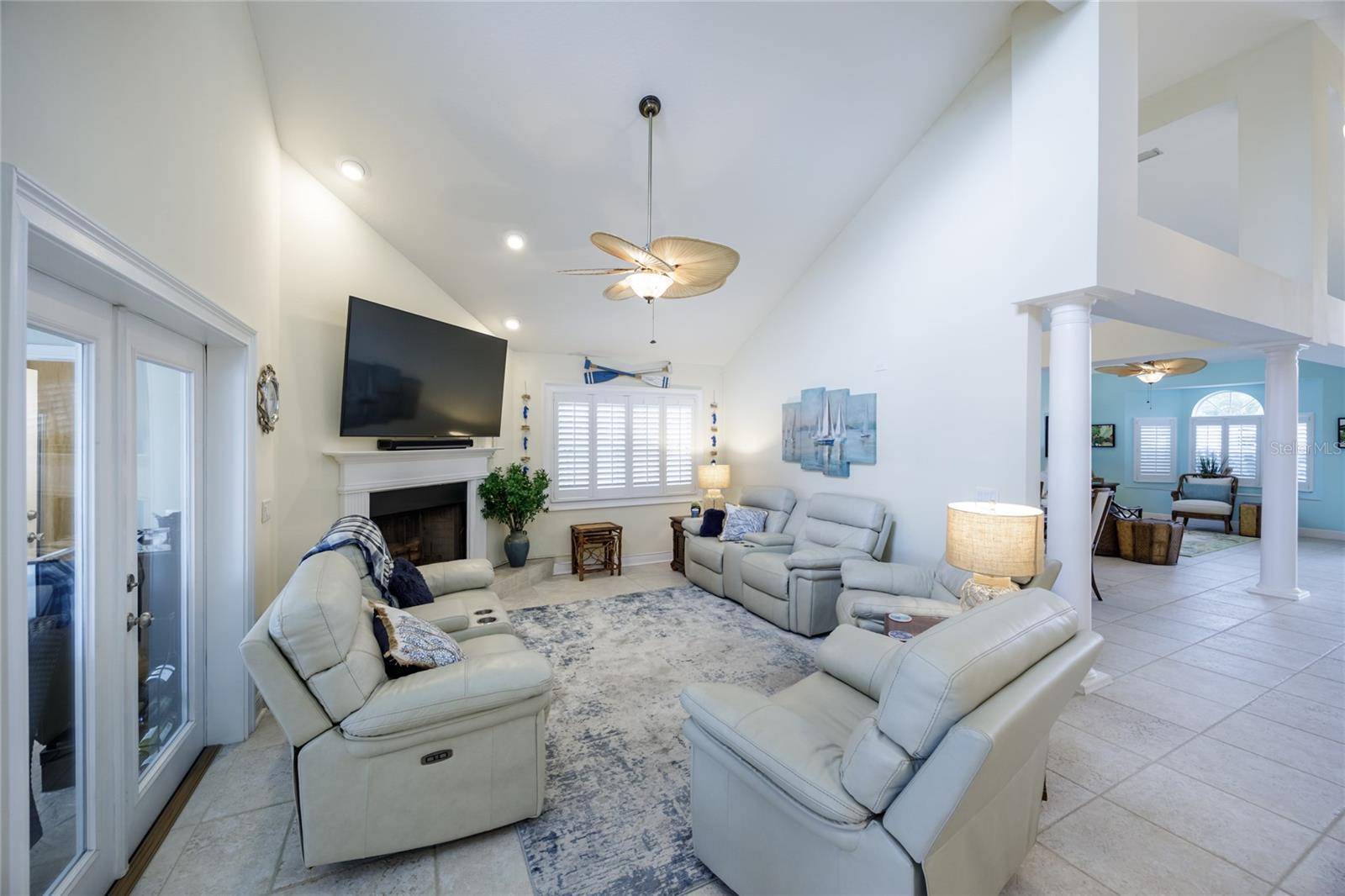 Image 18 of 68 For 14 Cedarwood Ct