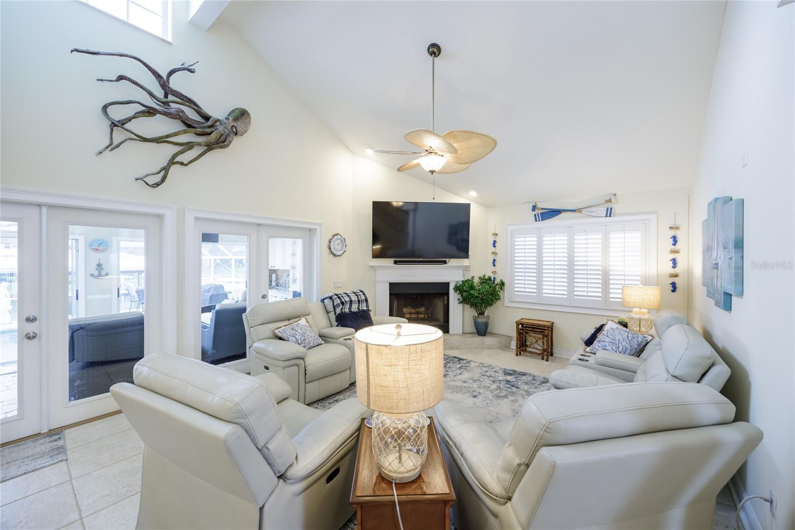 Image 19 of 68 For 14 Cedarwood Ct