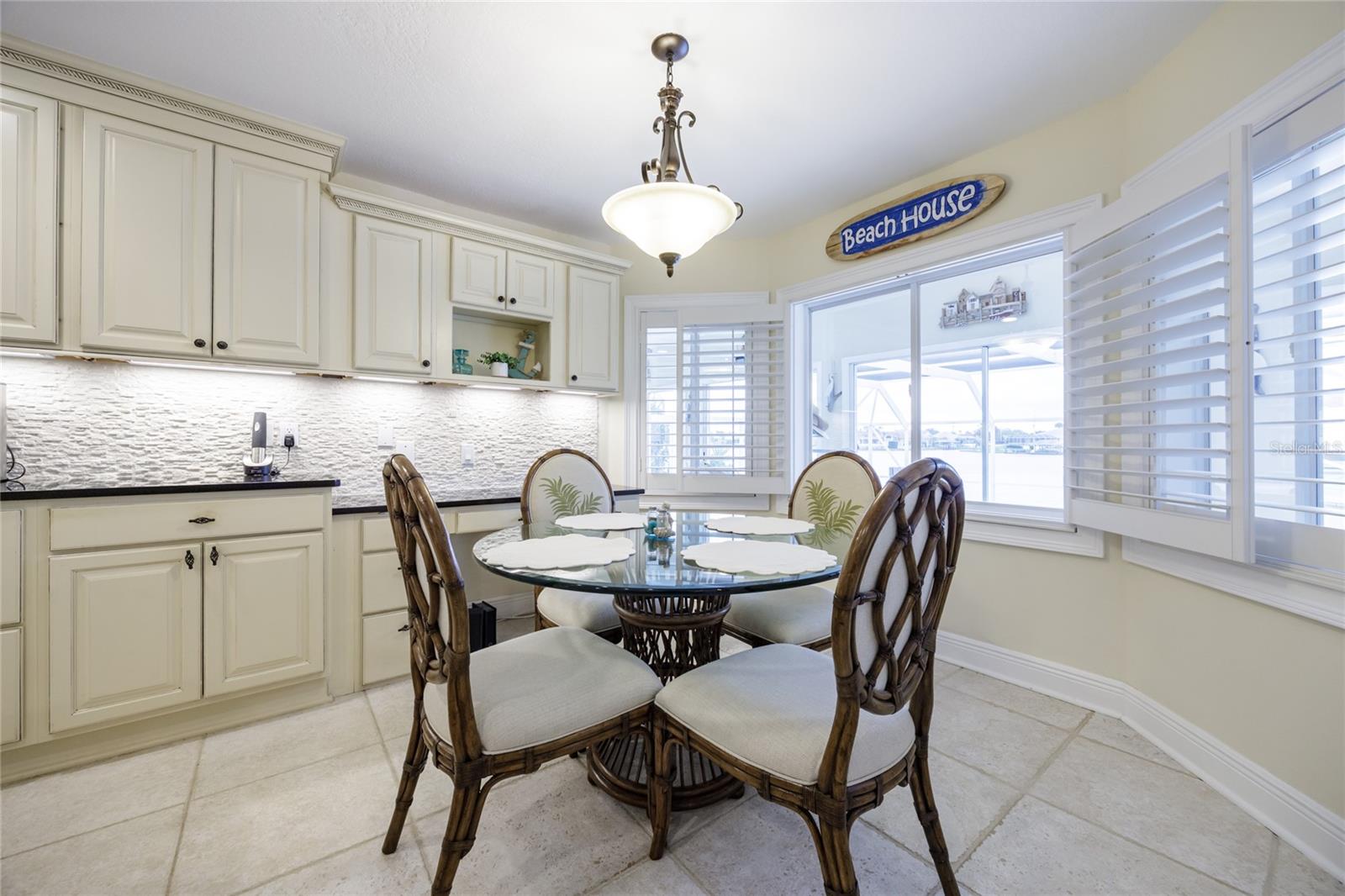 Image 21 of 68 For 14 Cedarwood Ct