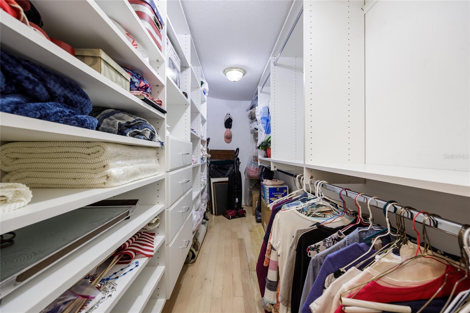 Image 29 of 68 For 14 Cedarwood Ct